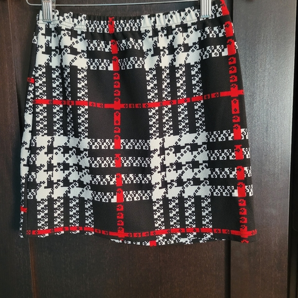 Skirt - Picture 2 of 2